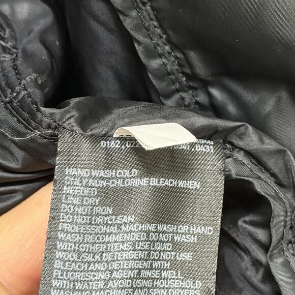 Uniqlo Womens Shawl Collar Long Down Puffer Jacket Size M Lightweight Packable - Picture 9 of 9